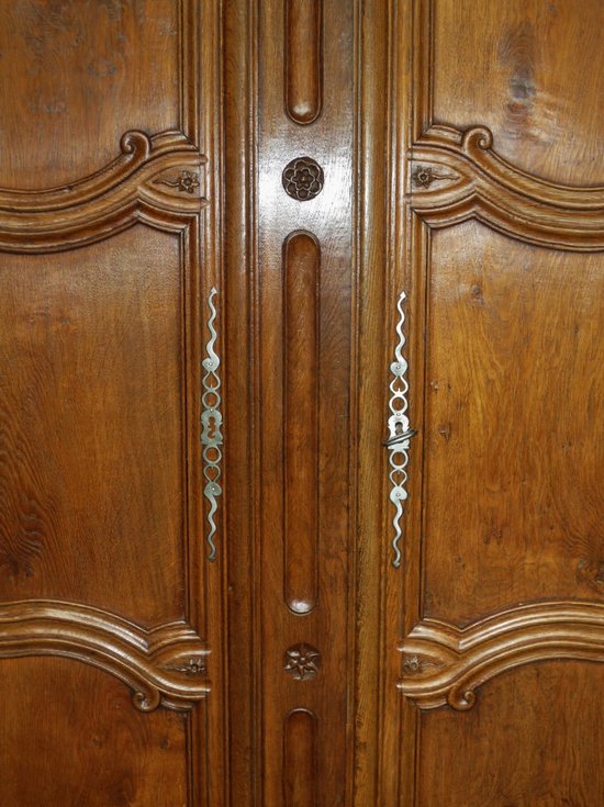 Armoire Louis XV, XVIIIe Siècle.