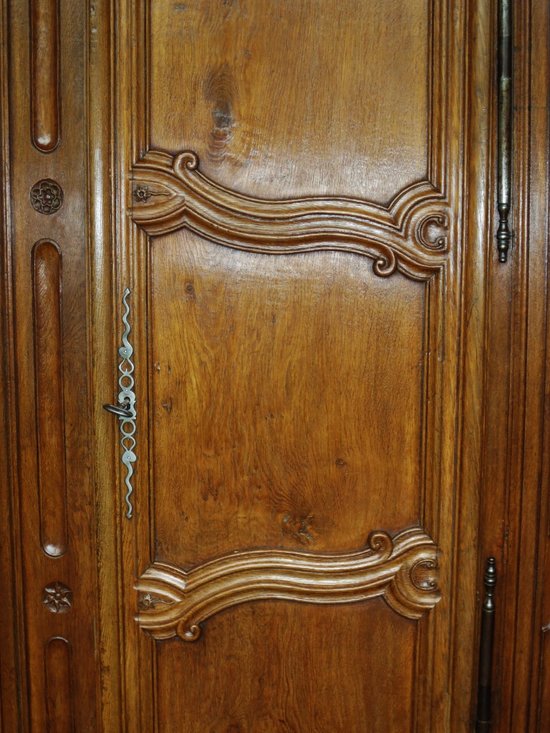 Armoire Louis XV, XVIIIe Siècle.
