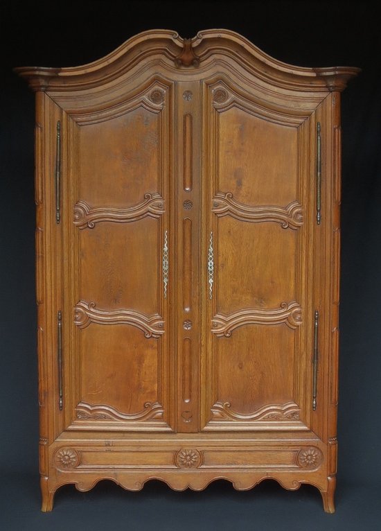 Armoire Louis XV, XVIIIe Siècle.