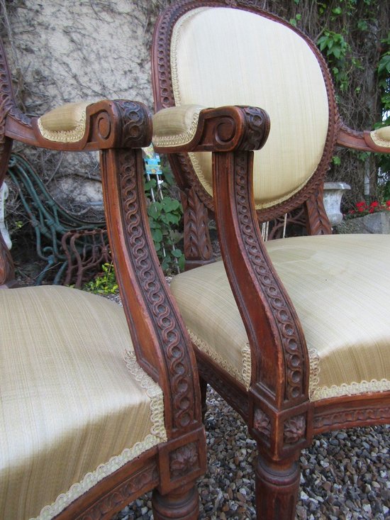 Mobilier De Salon
