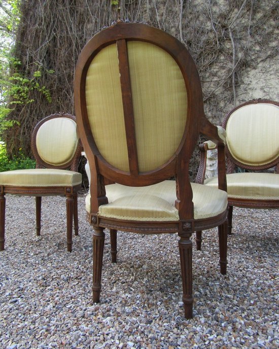 Mobilier De Salon