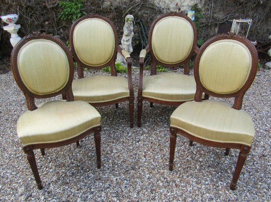Mobilier De Salon
