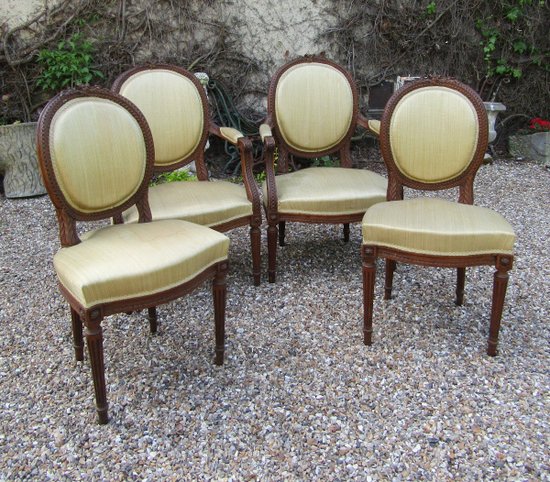 Mobilier De Salon