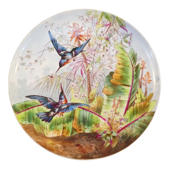 Large dish in LIMOGES or PARIS porcelain, circa 1900, decorated with MARTIN PECHEUR