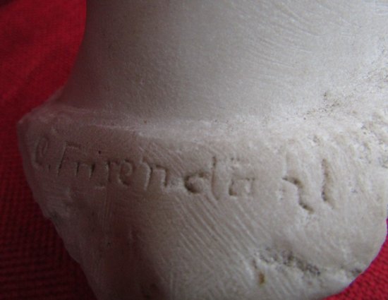 Busto di donna in marmo