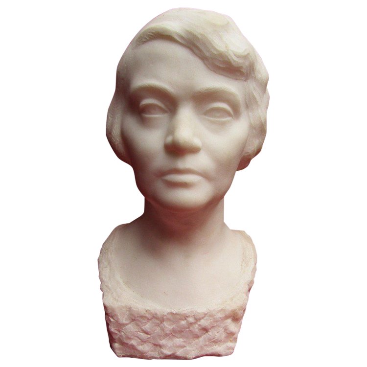 Busto di donna in marmo