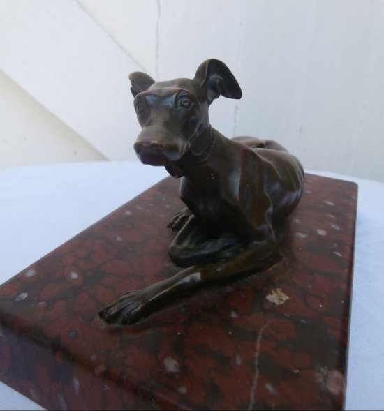 Windhund In Bronze