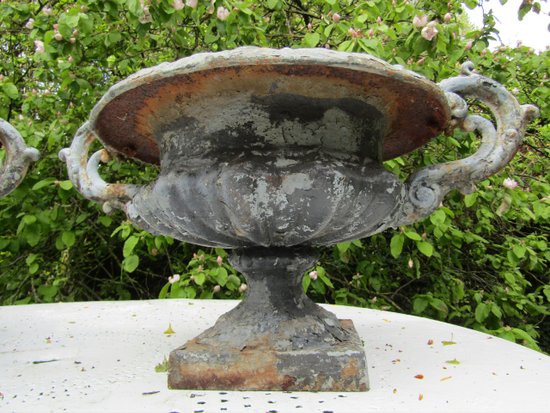 Pair of basins