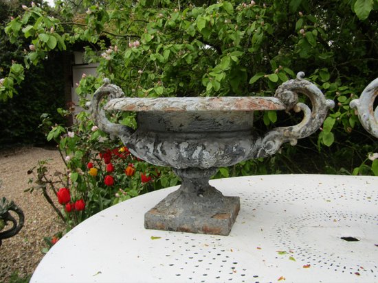Pair of basins