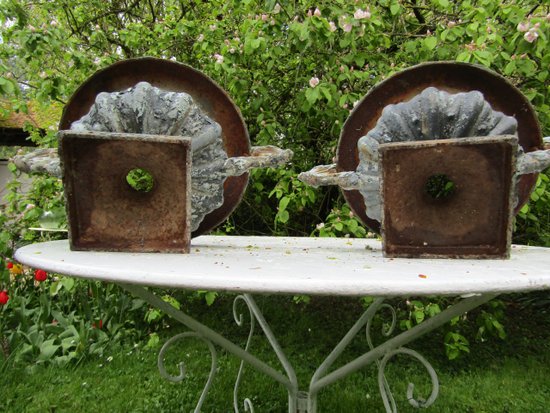 Pair of basins