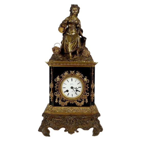 Marble and bronze clock, Louis XVI style, Restoration period - Early 19th century