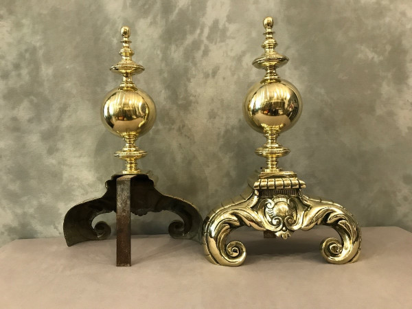 Pair of important polished brass andirons from the 19th century Dutch model