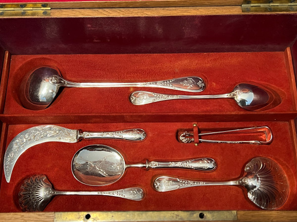 E.Puiforcat Bedeutende 186-teilige Menage aus massivem Silber im Louis-XVI-Stil
