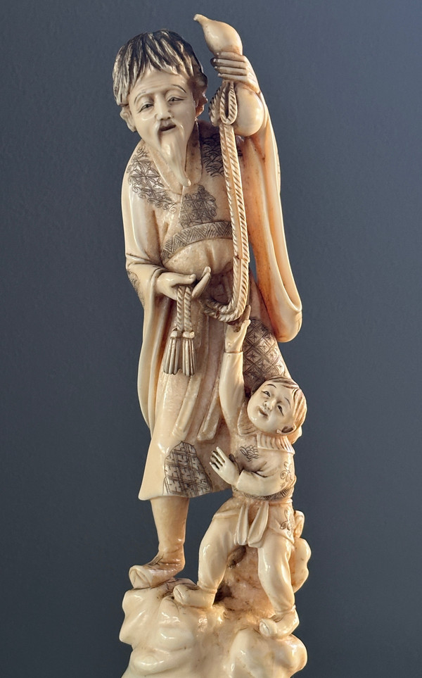 Okimono Scultura in avorio Giappone Periodo Meiji (1868 - 1912)