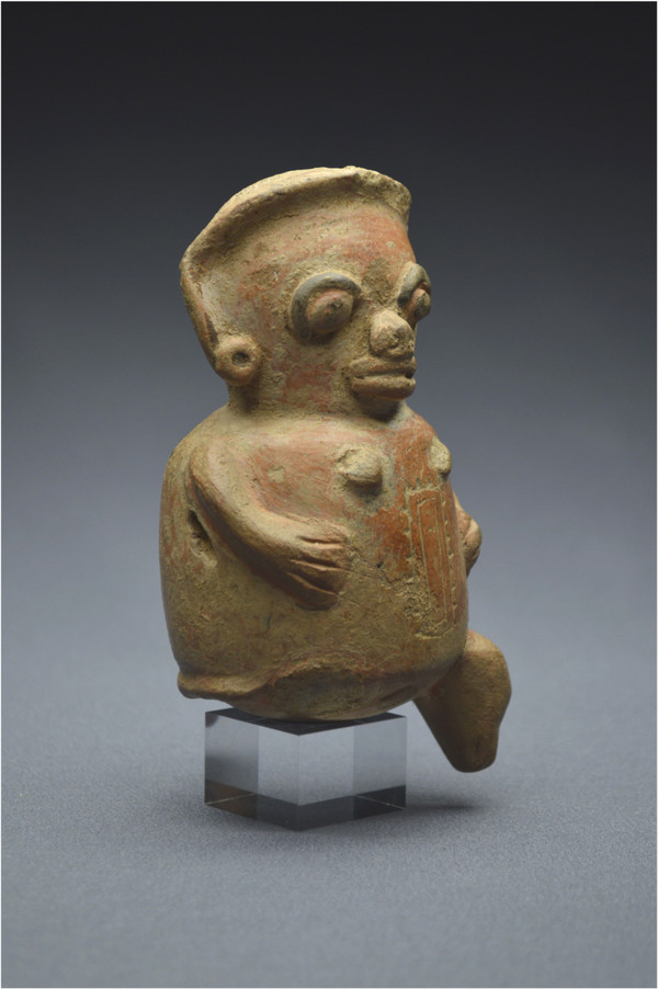 Costa Rica, 1000 - 1500 d.C., cultura di Guanacaste Stauetta antropomorfa raffigurante una donna originariamente in piedi su tre piedi