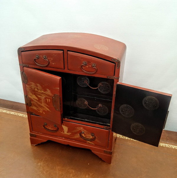 Japanese cabinet