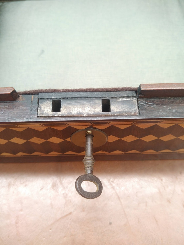 Inlaid box