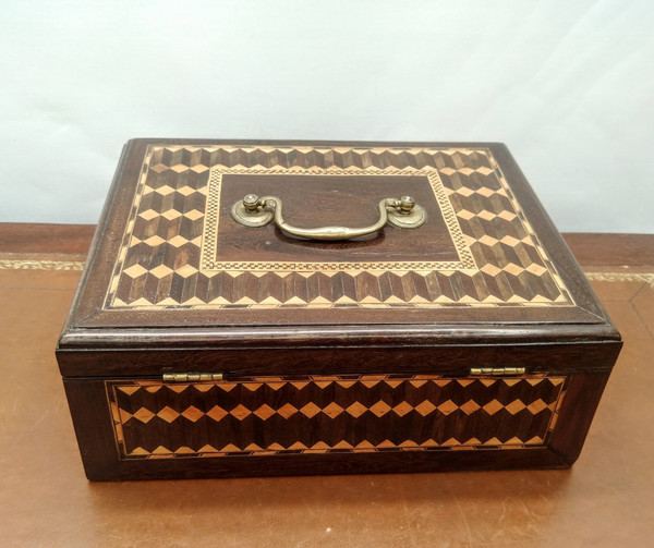 Inlaid box