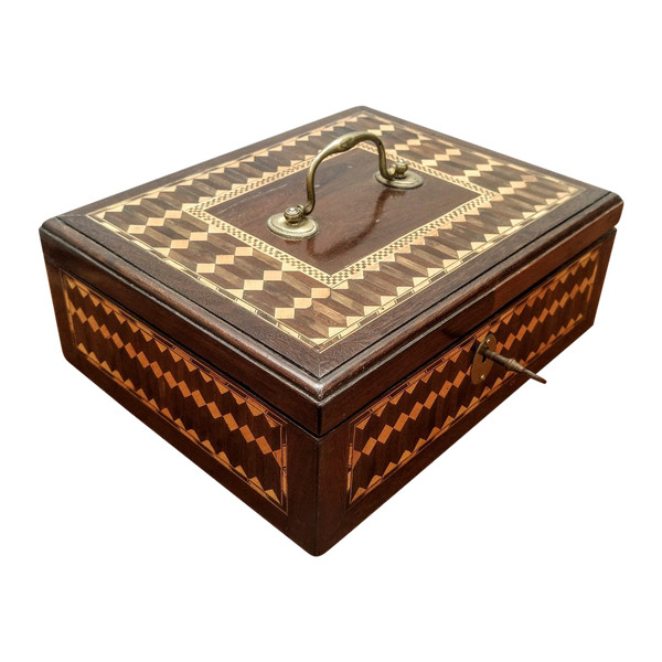 Inlaid box
