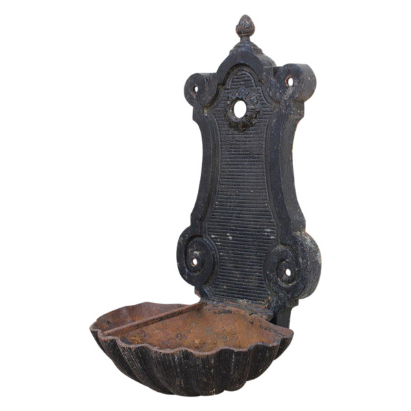 Cast iron fountain end of XIX