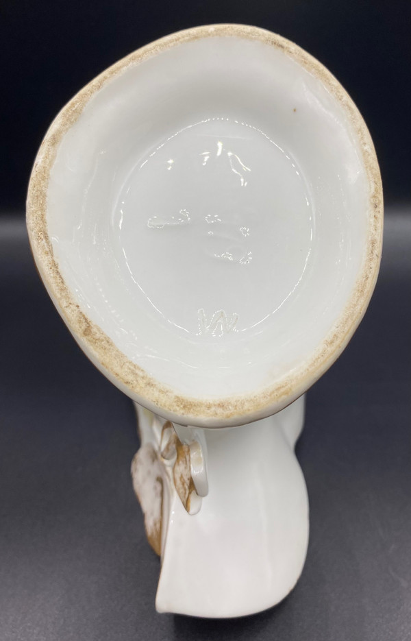 VASE OF MARIES