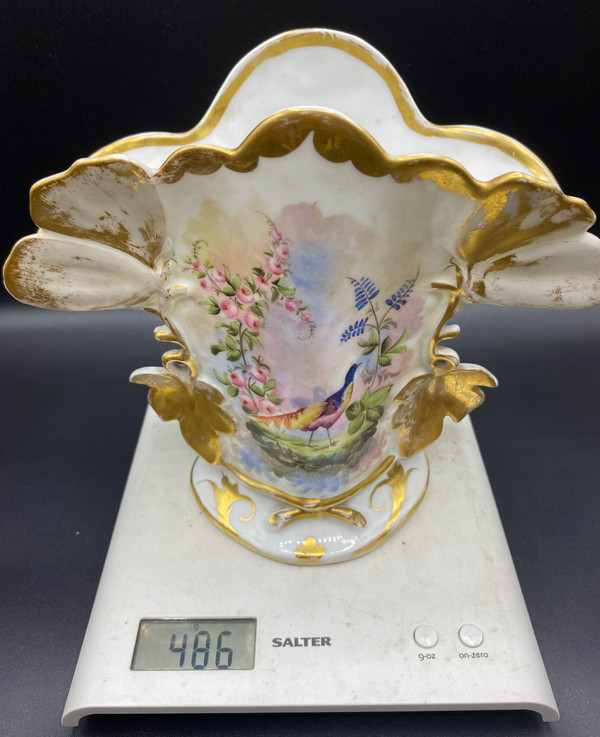 VASE OF MARIES