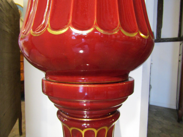 Pot cover on column