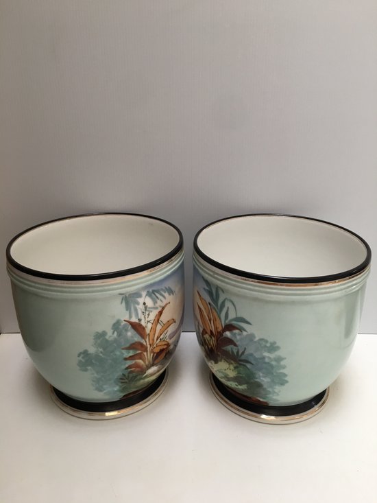 Pair of ORIENTALIST cachepot in OLD PARIS