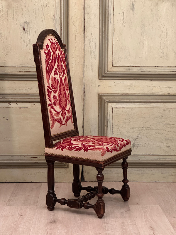 Chair In Walnut from Louis XIII period XVIIth century