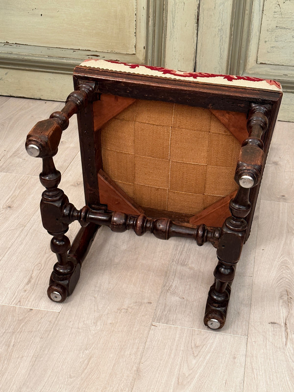 Chair In Walnut from Louis XIII period XVIIth century
