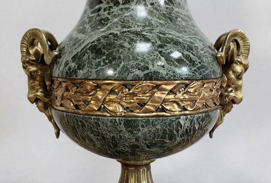 Paire de Vases Balustre, style Louis XVI - 2ème moitié du XIXe 