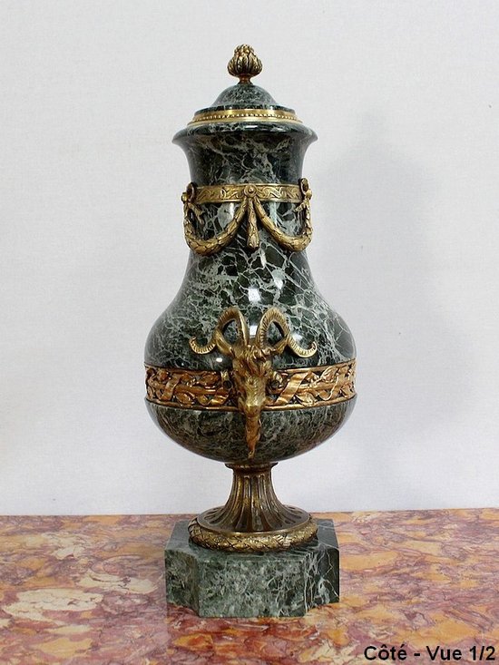 Paire de Vases Balustre, style Louis XVI - 2ème moitié du XIXe 