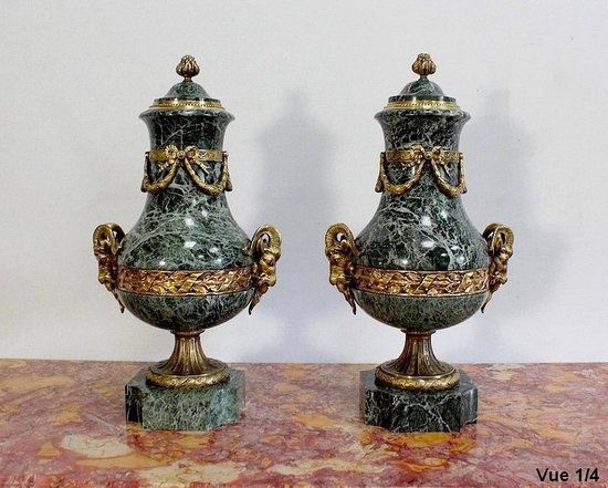 Paire de Vases Balustre, style Louis XVI - 2ème moitié du XIXe 