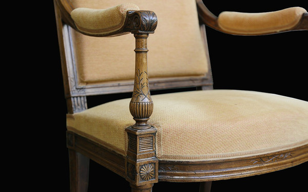 Fauteuil Louis XVI  Dossier à la reine 