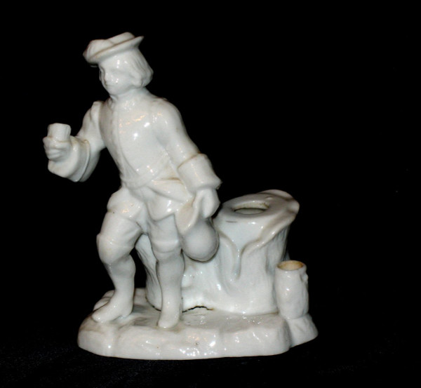 Encriers en porcelaine de Paris époque 19ème ensemble de 9 pièces