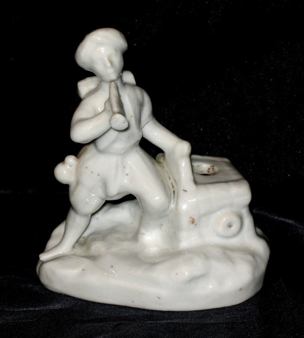 Encriers en porcelaine de Paris époque 19ème ensemble de 9 pièces
