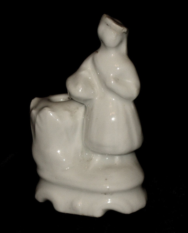 Encriers en porcelaine de Paris époque 19ème ensemble de 9 pièces