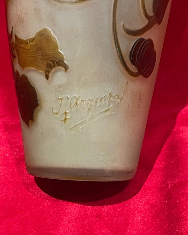 Paul Nicolas Vase aus silberner Glaspaste