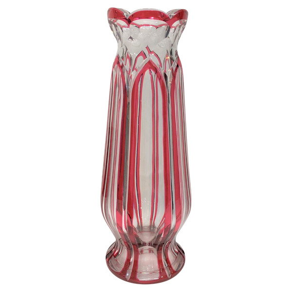 Ancien et grand vase en cristal taillé de SAINT LOUIS doublé rouge 32 cm