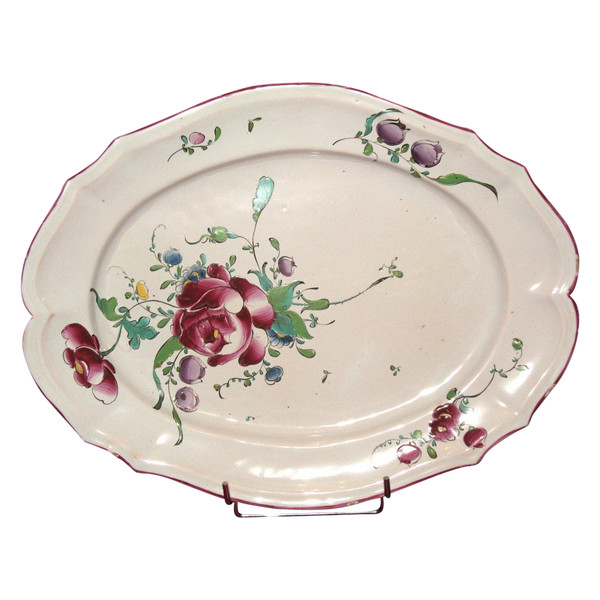 Plat ovale en faïence de Sceaux époque 18ème décor floral polychrome