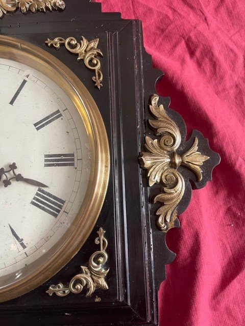 Kartell-Wanduhr aus der Zeit Napoleons III