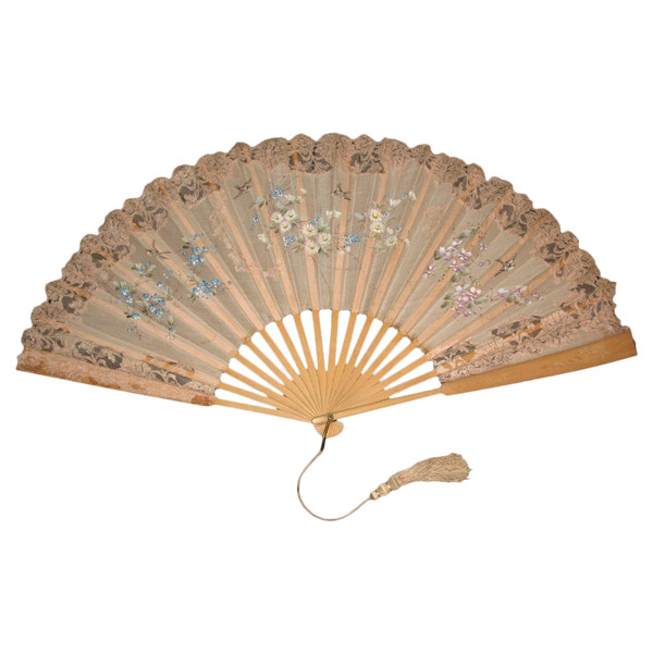 Fan in organza painted with birds and flowers early 20th century