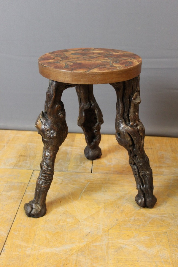 Pedestal table and its stools brutalist in vine stock around 1950