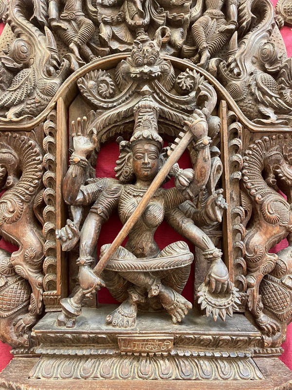 Imposant Bas Relief En Bois Sculpté Figurant Shiva - Travail Hindou