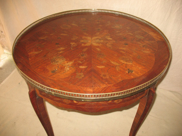 Table bouillotte en marqueterie de style Louis XV