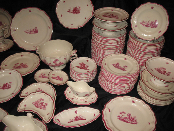 Table service in Gien earthenware decorated with Niderviller of 110 pieces early 20th century