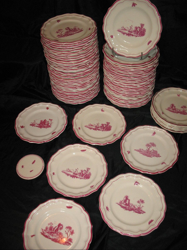 Table service in Gien earthenware decorated with Niderviller of 110 pieces early 20th century