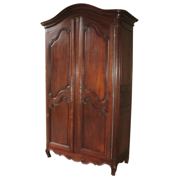 Armoire en bois fruitier début 19ème de style Louis XV