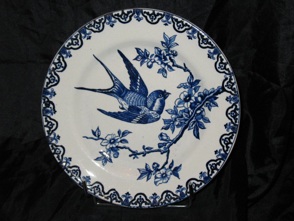 Service en faïence de Choisy le Roi à décor d'oiseaux style  japonisant époque 19ème