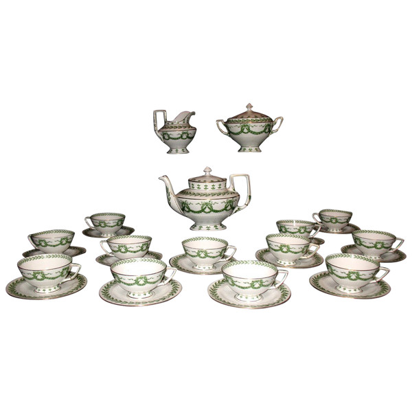 Sarreguemines porcelain tea set decorated with laurel leaves, 19th century